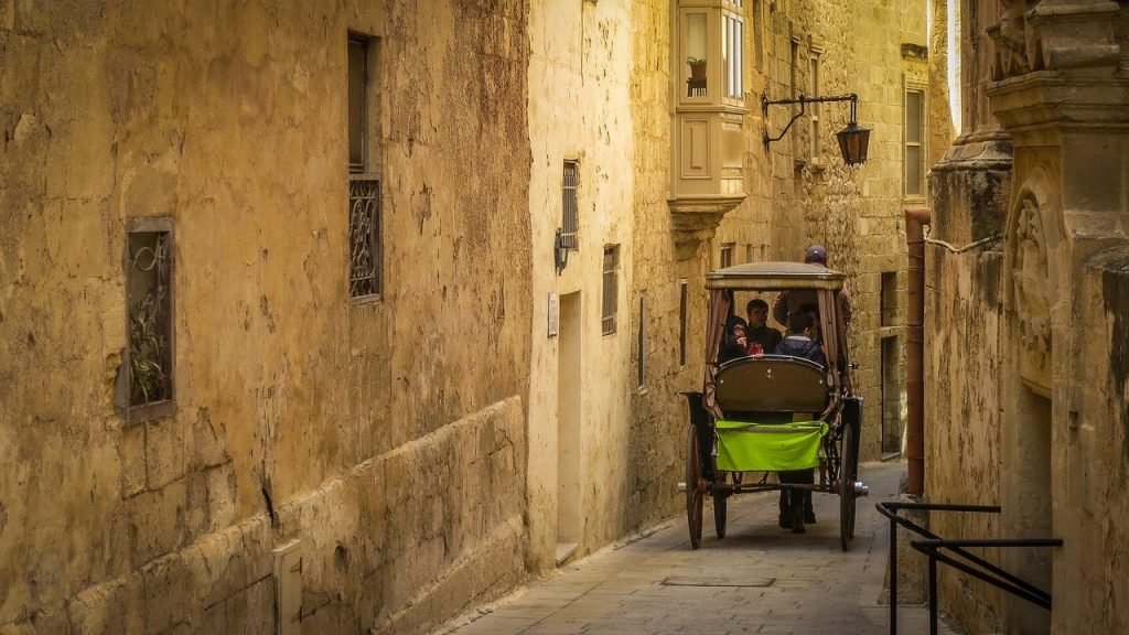 The Truth about Living in Malta / All the Pros and Cons of Living in Malta