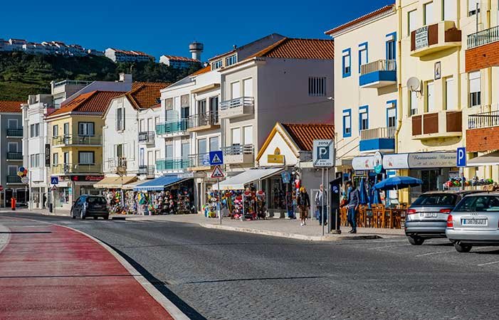 https://www.patisjourneywithin.com/nazare-portugues-town-where-magic-happens/