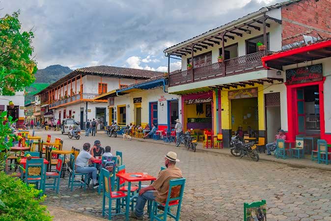 EPIC COLOMBIA ITINERARY FOR EVERY TYPE OF TRAVELLER / HOW TO PLAN TRAVEL IN COLOMBIA